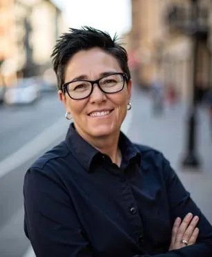 DeannaCantrell-Bio-2025